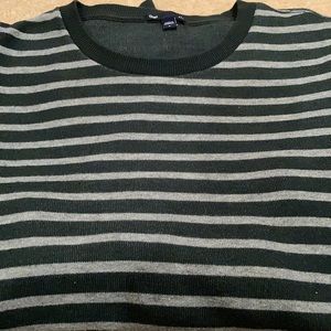 Gap sweater